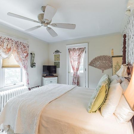 The Inn On Holly B&B Pitman Room photo