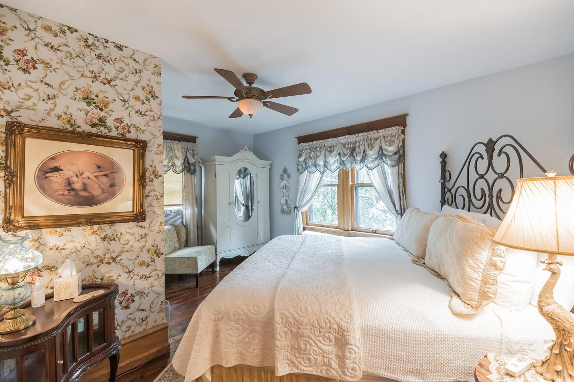 The Inn On Holly B&B Pitman Room photo